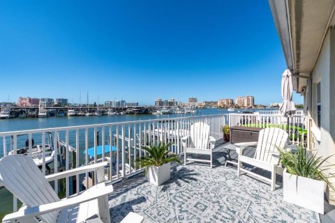Condo in Clearwater, Florida, 2 bedrooms  № 2431690 - photo 16