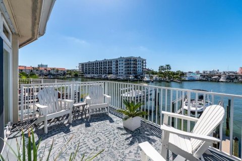 Condo in Clearwater, Florida, 2 bedrooms  № 2431690 - photo 15