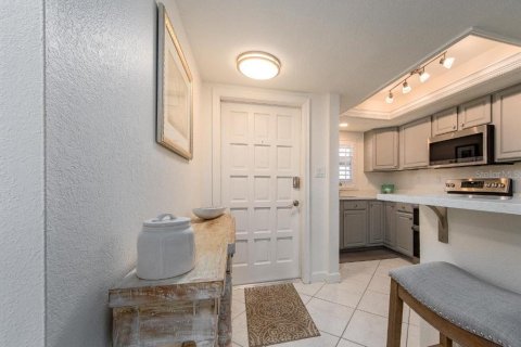 Condo in Clearwater, Florida, 2 bedrooms  № 2431690 - photo 4