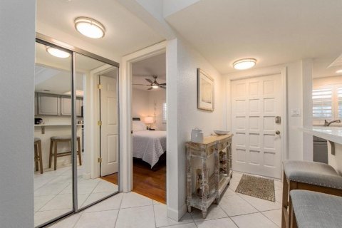 Condo in Clearwater, Florida, 2 bedrooms  № 2431690 - photo 8