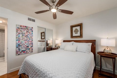 Condo in Clearwater, Florida, 2 bedrooms  № 2431690 - photo 24