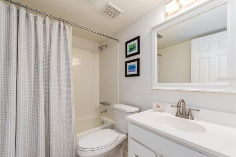 Condo in Clearwater, Florida, 2 bedrooms  № 2431690 - photo 22