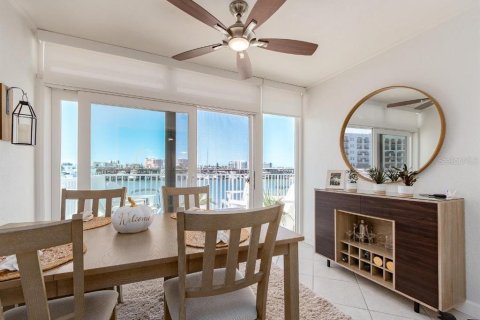 Condo in Clearwater, Florida, 2 bedrooms  № 2431690 - photo 11