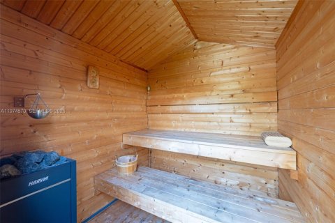 House in North Miami, Florida 3 bedrooms, 144.37 sq.m. № 2041270 - photo 22