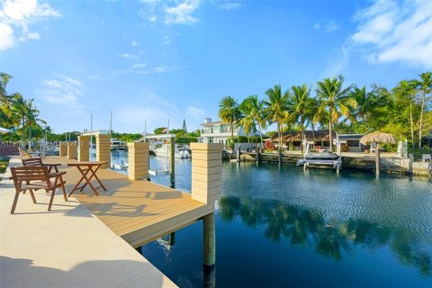 House in North Miami, Florida 3 bedrooms, 144.37 sq.m. № 2041270 - photo 20