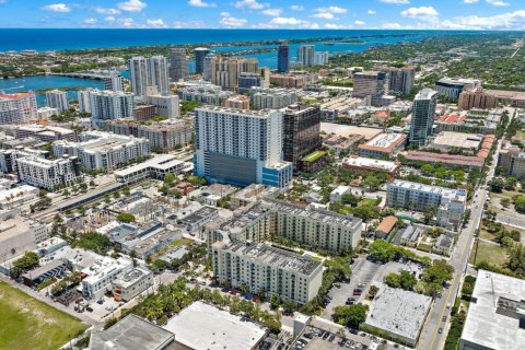 Condominio en alquiler en West Palm Beach, Florida, 2 dormitorios, 105.72 m2 № 1188596 - foto 1