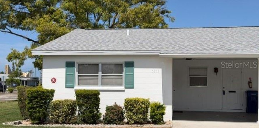 House in Bradenton, Florida 2 bedrooms, 91.51 sq.m. № 2231298
