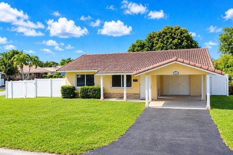 Casa en Tamarac, Florida 2 dormitorios, 126.9 m2 № 2433864