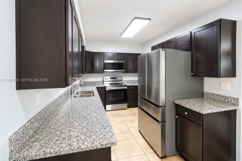Casa en venta en Tamarac, Florida, 2 dormitorios, 126.9 m2 № 2433864 - foto 10