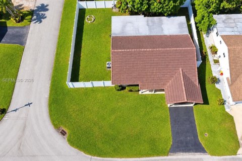 Casa en venta en Tamarac, Florida, 2 dormitorios, 126.9 m2 № 2433864 - foto 6
