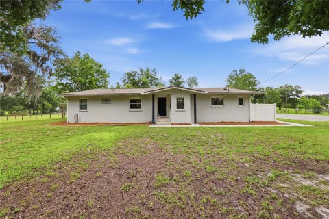 House in Gainesville, Florida 3 bedrooms, 207.73 sq.m. № 2225308