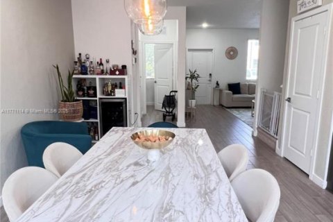 Купить таунхаус в Хомстед, Флорида 3 спальни, 120.96м2, № 1691715 - фото 17