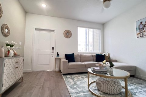 Купить таунхаус в Хомстед, Флорида 3 спальни, 120.96м2, № 1691715 - фото 12