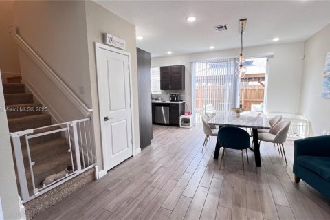 Купить таунхаус в Хомстед, Флорида 3 спальни, 120.96м2, № 1691715 - фото 22