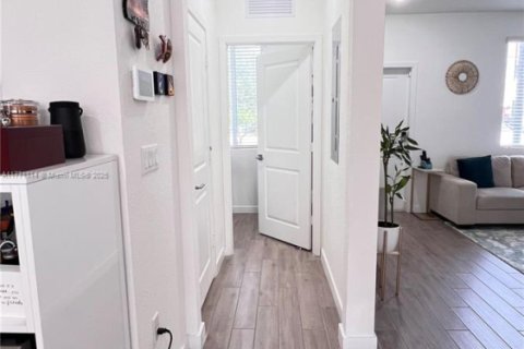 Купить таунхаус в Хомстед, Флорида 3 спальни, 120.96м2, № 1691715 - фото 23