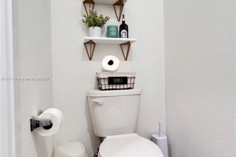 Купить таунхаус в Хомстед, Флорида 3 спальни, 120.96м2, № 1691715 - фото 28