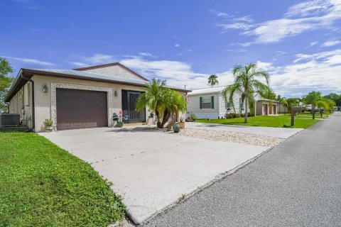 House in St. Lucie, Florida 3 bedrooms, 165.46 sq.m. № 2361609 - photo 4