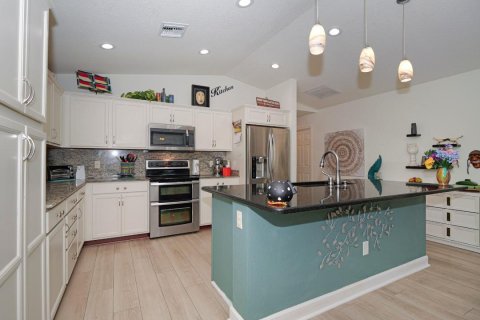 House in St. Lucie, Florida 3 bedrooms, 165.46 sq.m. № 2361609 - photo 13
