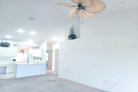 Condo in Bradenton, Florida, 2 bedrooms  № 1508150 - photo 12