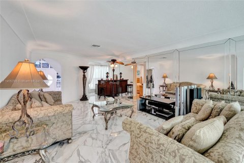 Casa en alquiler en Fort Lauderdale, Florida, 5 dormitorios, 483.74 m2 № 2018819 - foto 19