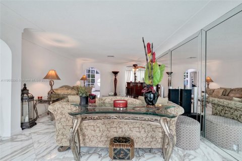 Casa en alquiler en Fort Lauderdale, Florida, 5 dormitorios, 483.74 m2 № 2018819 - foto 16