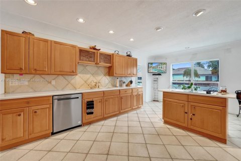 Casa en alquiler en Fort Lauderdale, Florida, 5 dormitorios, 483.74 m2 № 2018819 - foto 29