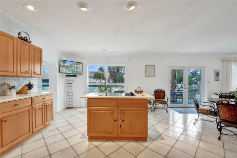 Casa en alquiler en Fort Lauderdale, Florida, 5 dormitorios, 483.74 m2 № 2018819 - foto 28
