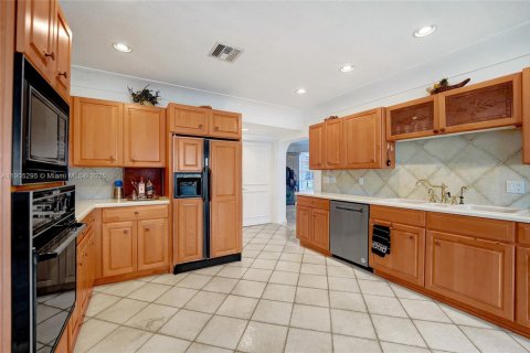 Casa en alquiler en Fort Lauderdale, Florida, 5 dormitorios, 483.74 m2 № 2018819 - foto 24