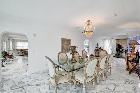 Casa en alquiler en Fort Lauderdale, Florida, 5 dormitorios, 483.74 m2 № 2018819 - foto 10
