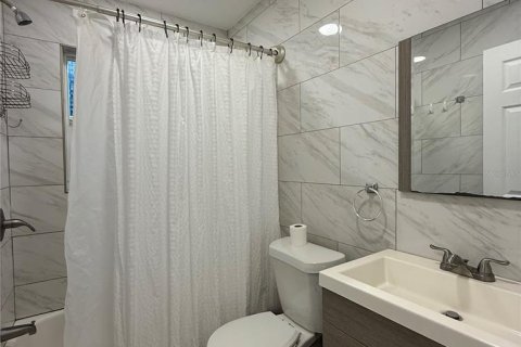 Снять в аренду квартиру в Норт-Порт, Флорида 2 спальни, 74.32м2, № 1514426 - фото 13