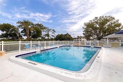 Copropriété à vendre à Saint Petersburg, Floride: 2 chambres, 88.26 m2 № 2095242 - photo 16
