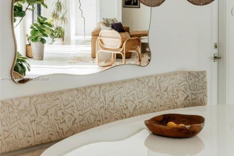 House in Lighthouse Point, Florida 8 bedrooms, 783.44 sq.m. № 2049319 - photo 13