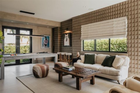 House in Lighthouse Point, Florida 8 bedrooms, 783.44 sq.m. № 2049319 - photo 17