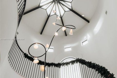 House in Lighthouse Point, Florida 8 bedrooms, 783.44 sq.m. № 2049319 - photo 12