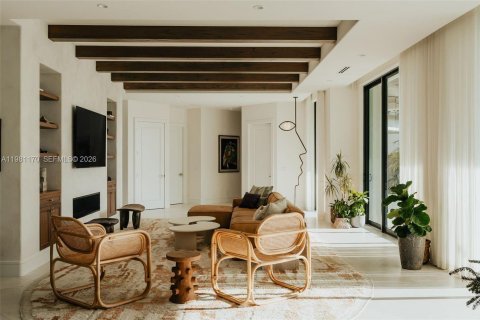 House in Lighthouse Point, Florida 8 bedrooms, 783.44 sq.m. № 2049319 - photo 5