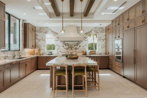 House in Lighthouse Point, Florida 8 bedrooms, 783.44 sq.m. № 2049319 - photo 4