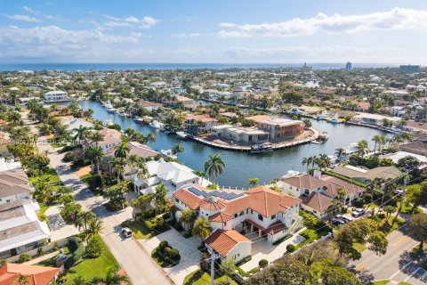 House in Lighthouse Point, Florida 8 bedrooms, 783.44 sq.m. № 2049319 - photo 3