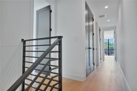 Villa ou maison à vendre à Miami, Floride: 3 chambres, 155.7 m2 № 1951335 - photo 14