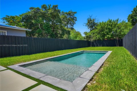 Villa ou maison à vendre à Miami, Floride: 3 chambres, 155.7 m2 № 1951335 - photo 10