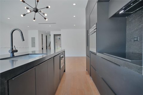 Villa ou maison à vendre à Miami, Floride: 3 chambres, 155.7 m2 № 1951335 - photo 7