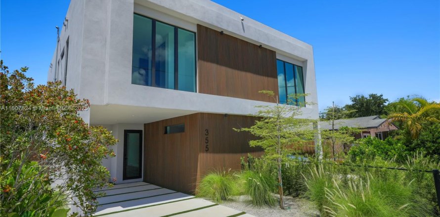 Villa ou maison à Miami, Floride 3 chambres, 155.7 m2 № 1951335