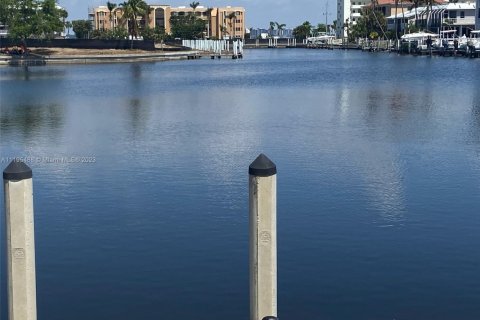 Casa en venta en Punta Gorda, Florida, 3 dormitorios, 334.26 m2 № 1958952 - foto 7