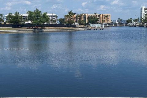 Casa en venta en Punta Gorda, Florida, 3 dormitorios, 334.26 m2 № 1958952 - foto 6