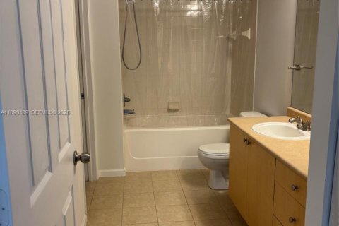 Condo in Hollywood, Florida, 1 bedroom  № 2054174 - photo 11