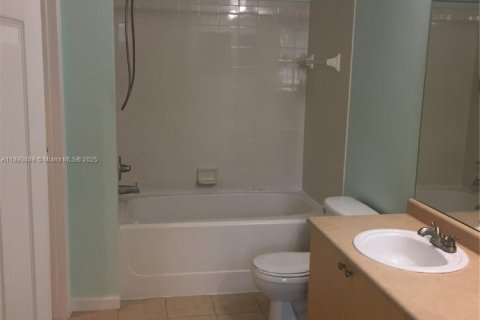 Condominio en alquiler en Hollywood, Florida, 1 dormitorio, 68.38 m2 № 2054174 - foto 8