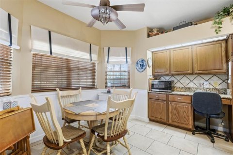 Townhouse in Orlando, Florida 3 bedrooms, 208.47 sq.m. № 2213980 - photo 17