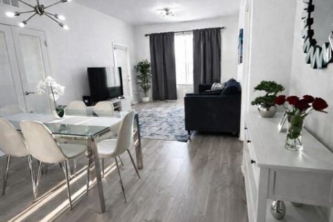 Dúplex en venta en Orlando, Florida, 3 dormitorios, 134.43 m2 № 2091428 - foto 12