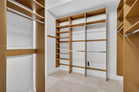 Villa ou maison à vendre à Pinecrest, Floride: 6 chambres, 675.49 m2 № 1956945 - photo 29