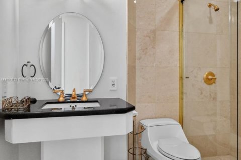 Villa ou maison à vendre à Pinecrest, Floride: 6 chambres, 675.49 m2 № 1956945 - photo 25