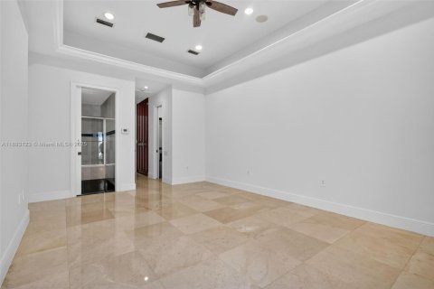 Villa ou maison à vendre à Pinecrest, Floride: 6 chambres, 675.49 m2 № 1956945 - photo 17